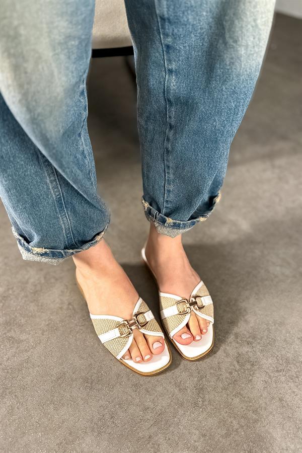 Scot Beyaz Cilt Hasır Toka Detaylı Kadın Terlik