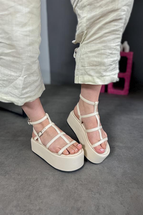 Send Bej Çok Bantlı Kadın Sandalet