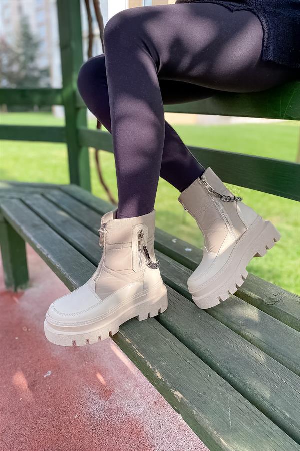 Siggy Bej Zincir Detaylı Kadın Bot