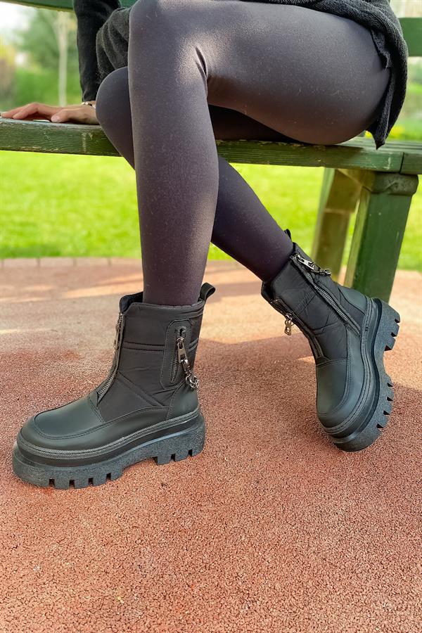 Siggy Siyah Zincir Detaylı Kadın Bot