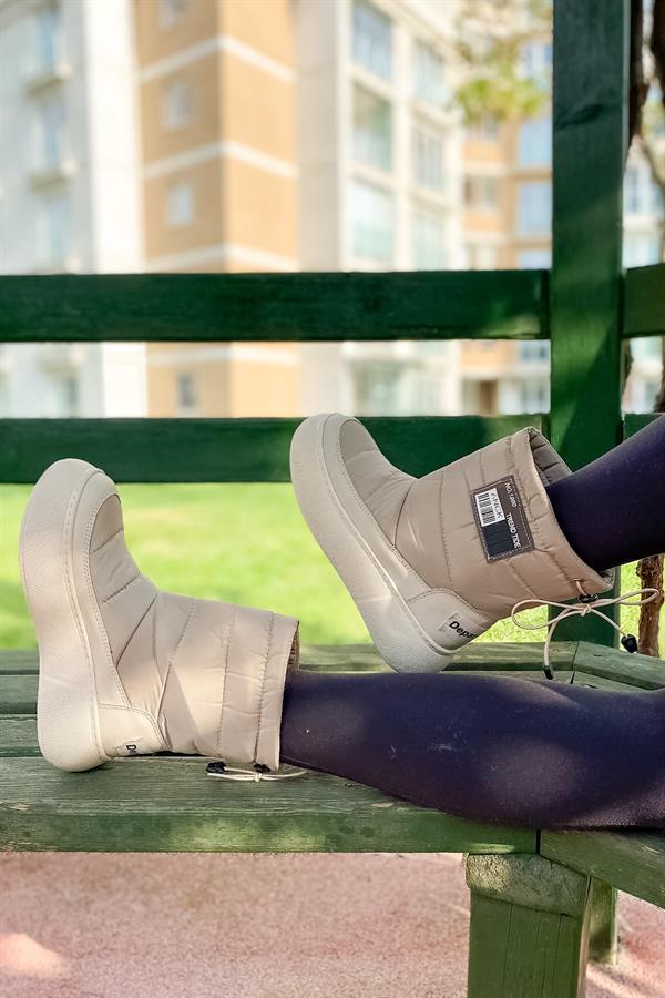 Soley Bej Paraşüt Etiket Detaylı Kadın Bot