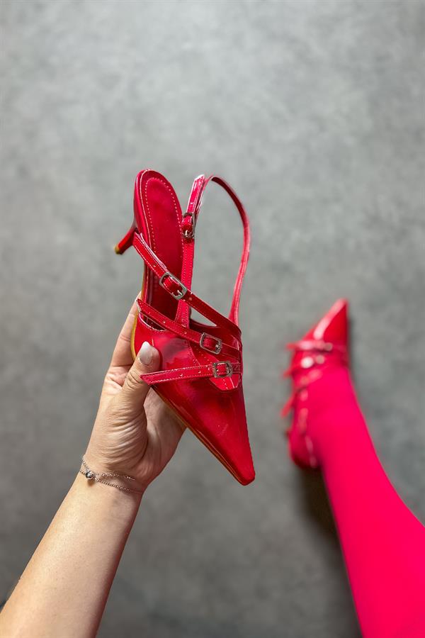 Space Kırmızı Rugan Üç Toka Detaylı Kadın Topuklu Ayakkabı