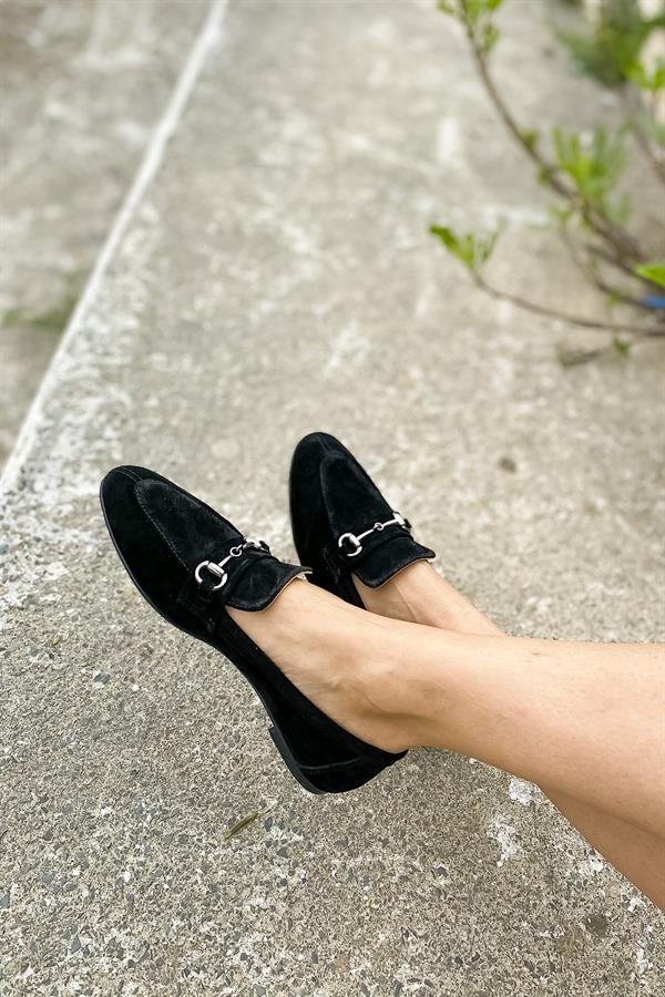 Strawberry Siyah Tokalı Deri Kadın Babet