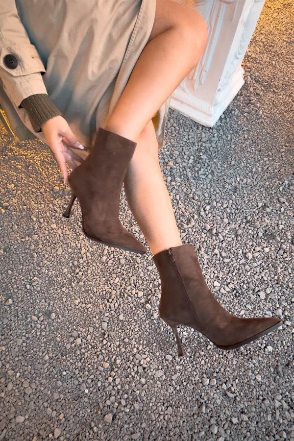 Swish Acı Kahve Süet Fermuar Detaylı Kadın Topuklu Bot