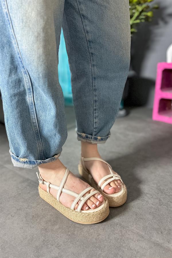 Tays Bej Hasır İki Biyeli Kadın Sandalet