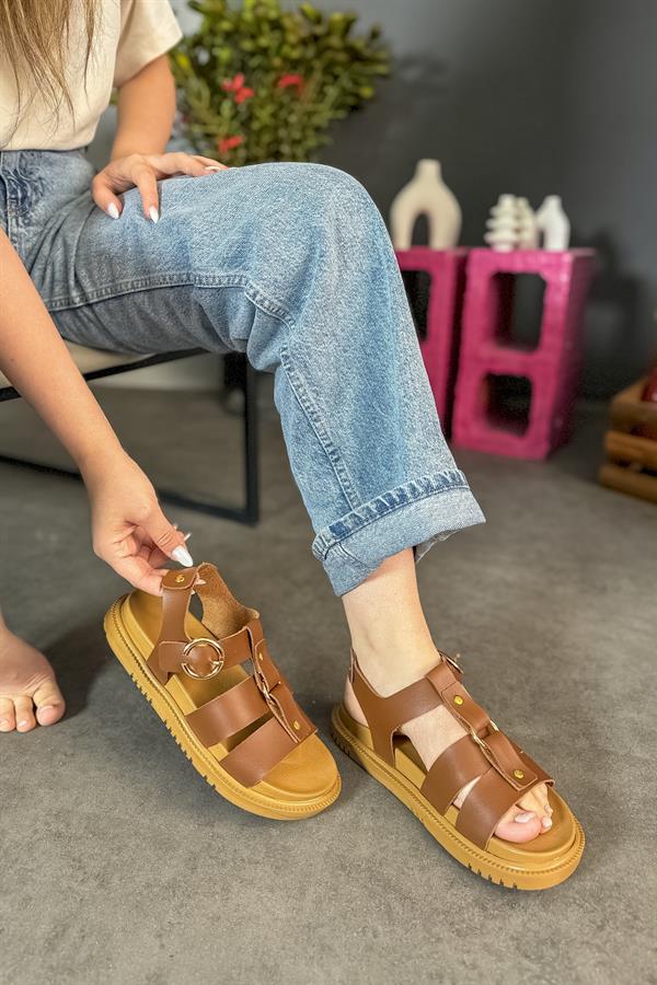 Wolf Taba Cilt Kafes Gold Toka Detaylı Kadın Sandalet