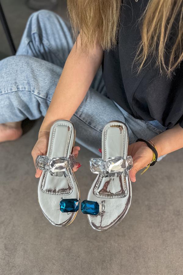 Zeyna Gümüş Tek Mavi Taş Detaylı Kadın Terlik