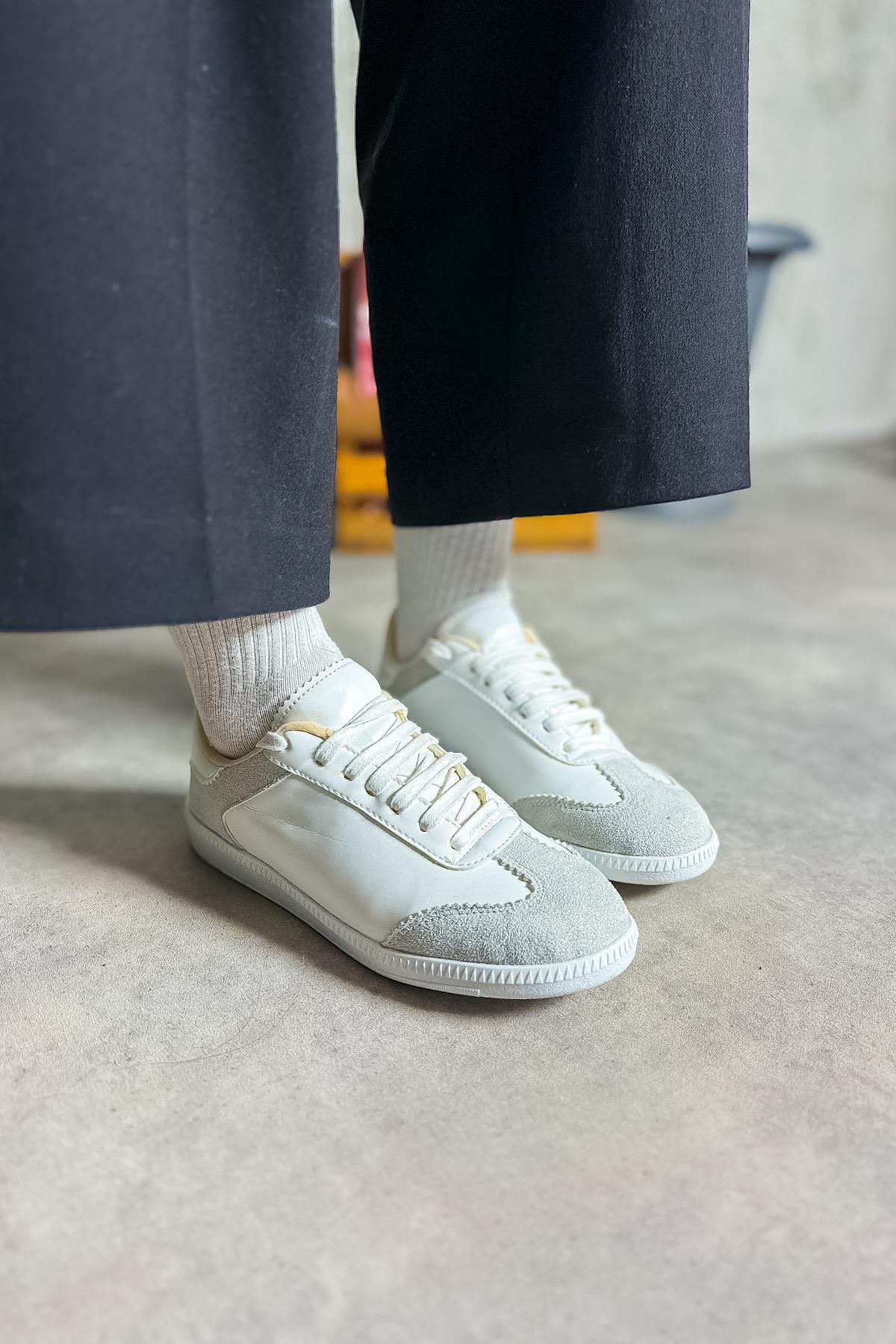 Araz Beyaz Cilt Süet Detaylı Kadın Sneakers