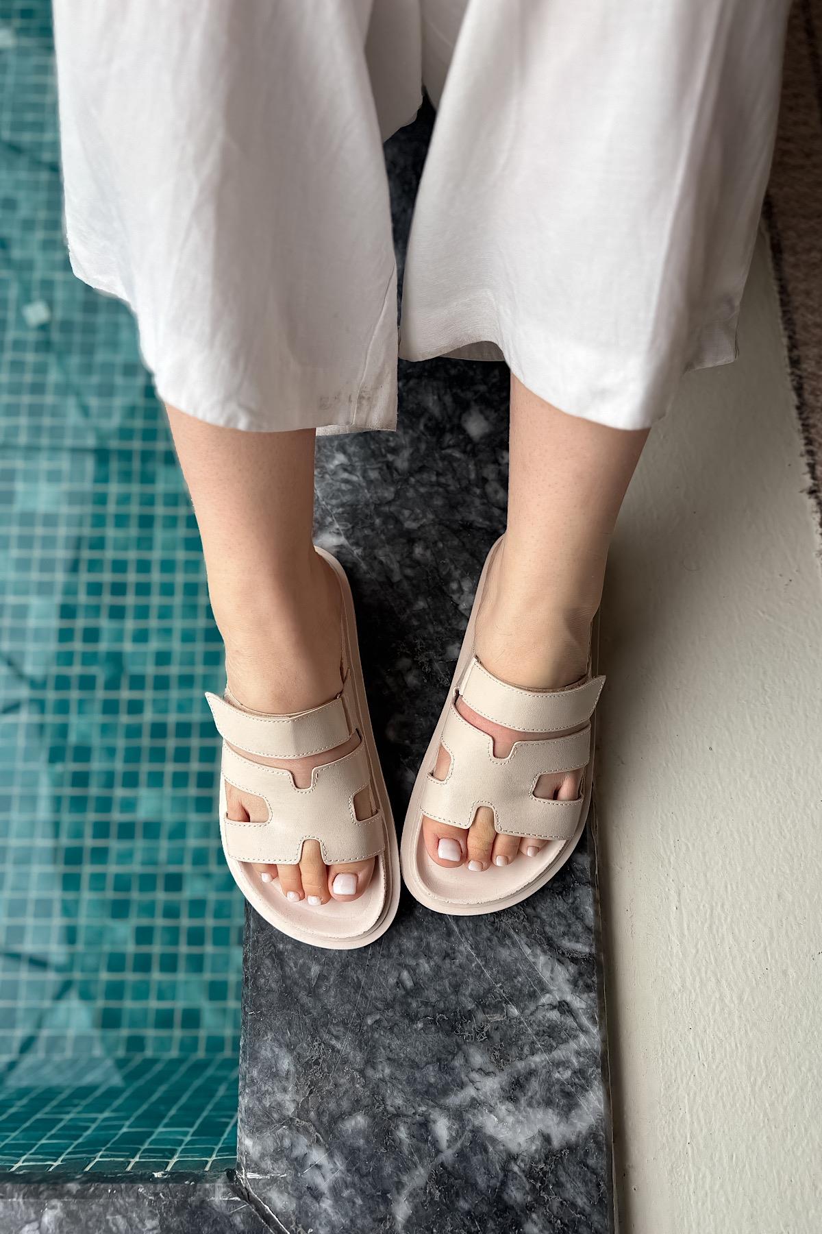 Arthur Bej Cilt Cırt Detaylı Kadın Terlik