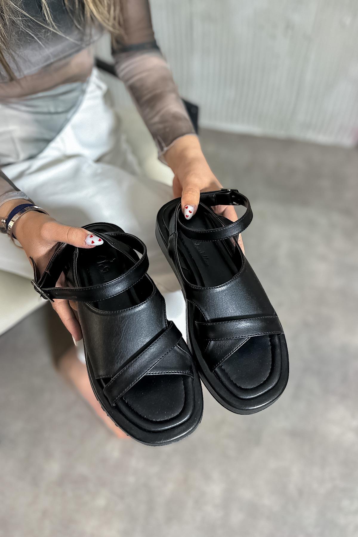 Belax Siyah Biyeli Kadın Sandalet