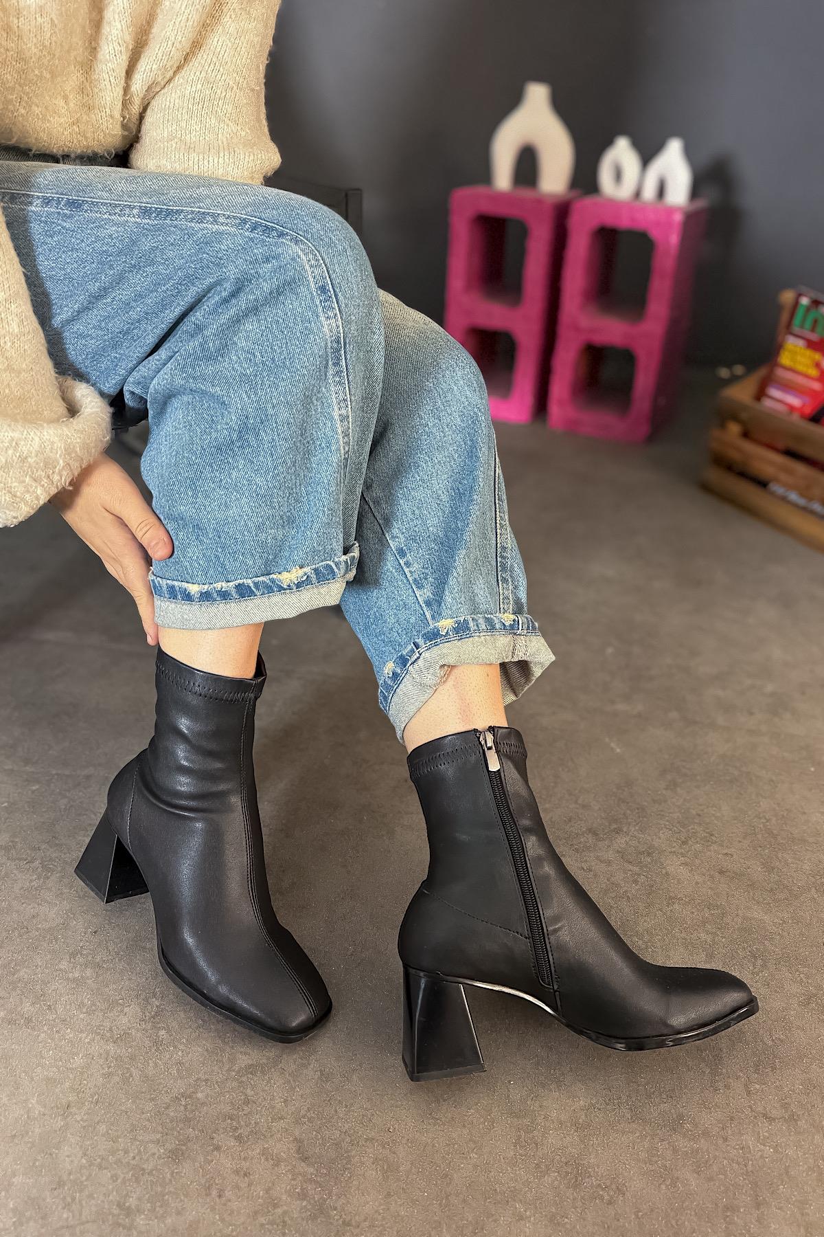 Bran Siyah Streç Fermuar Detaylı Kadın Bot