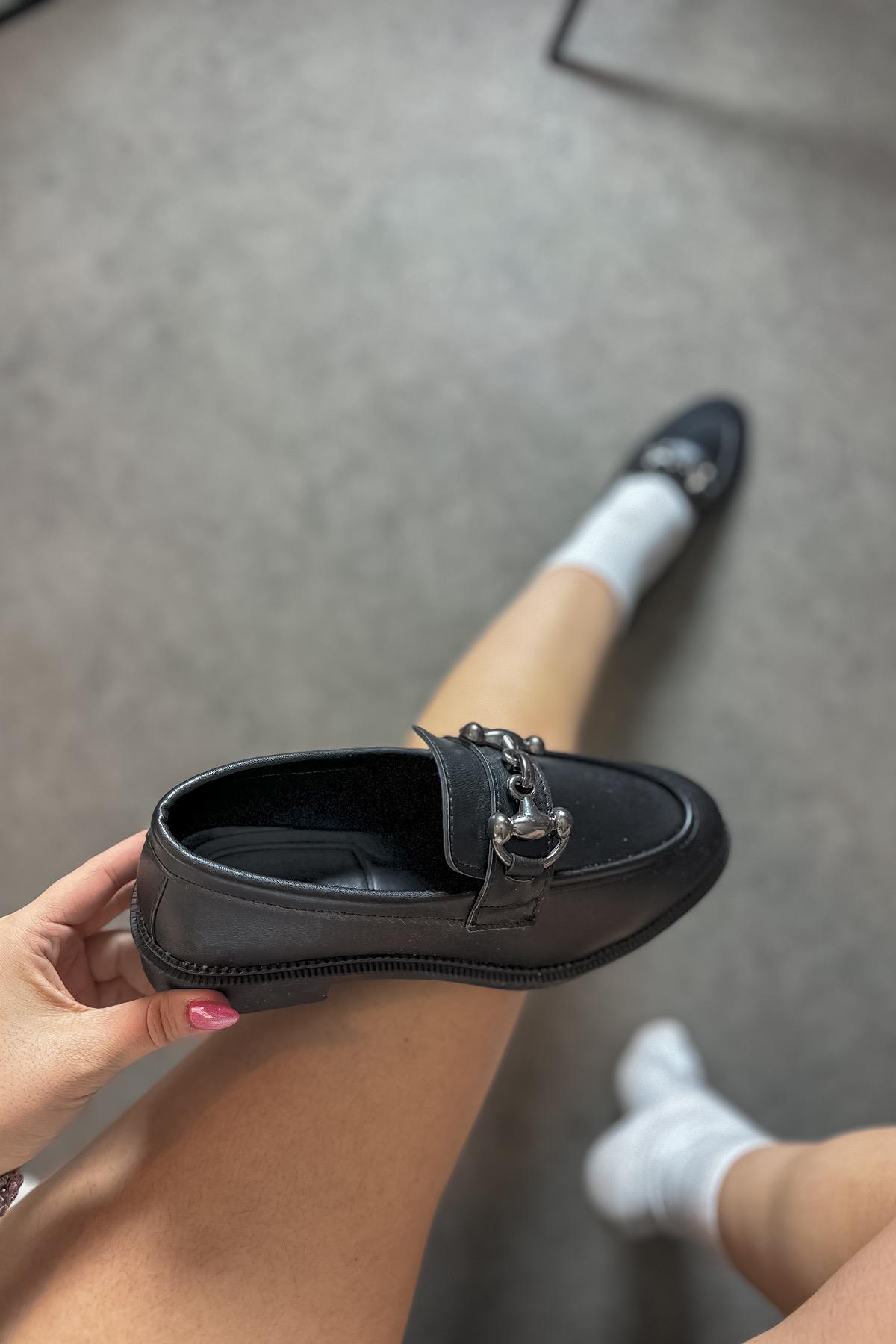 Charles Sıyah Cılt Tokalı Kadın Loafer Ayakkabı