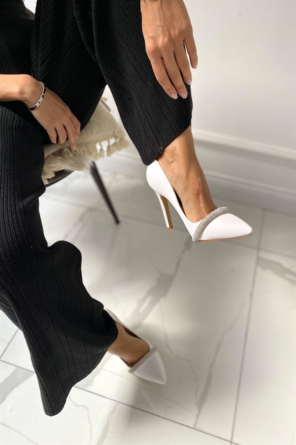 Cliff Beyaz Kalın Biyeli Taşlı Kadın Stiletto