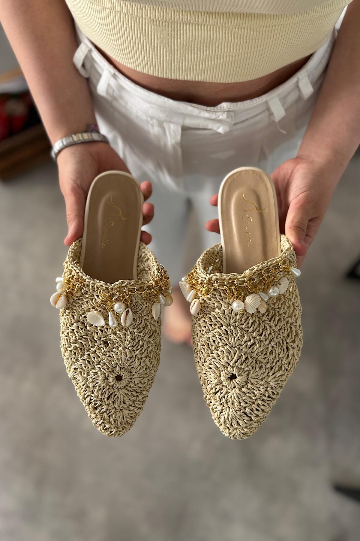 Clon Hasır Örgü Deniz Kabuk Detaylı Kadın Terlik