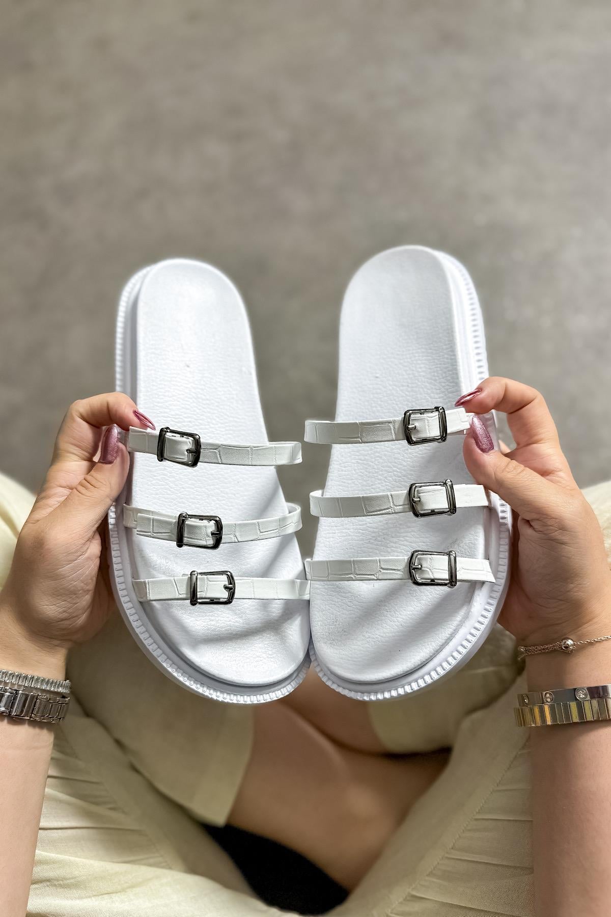 Esp Beyaz Üç Bantlı Kadın Terlik