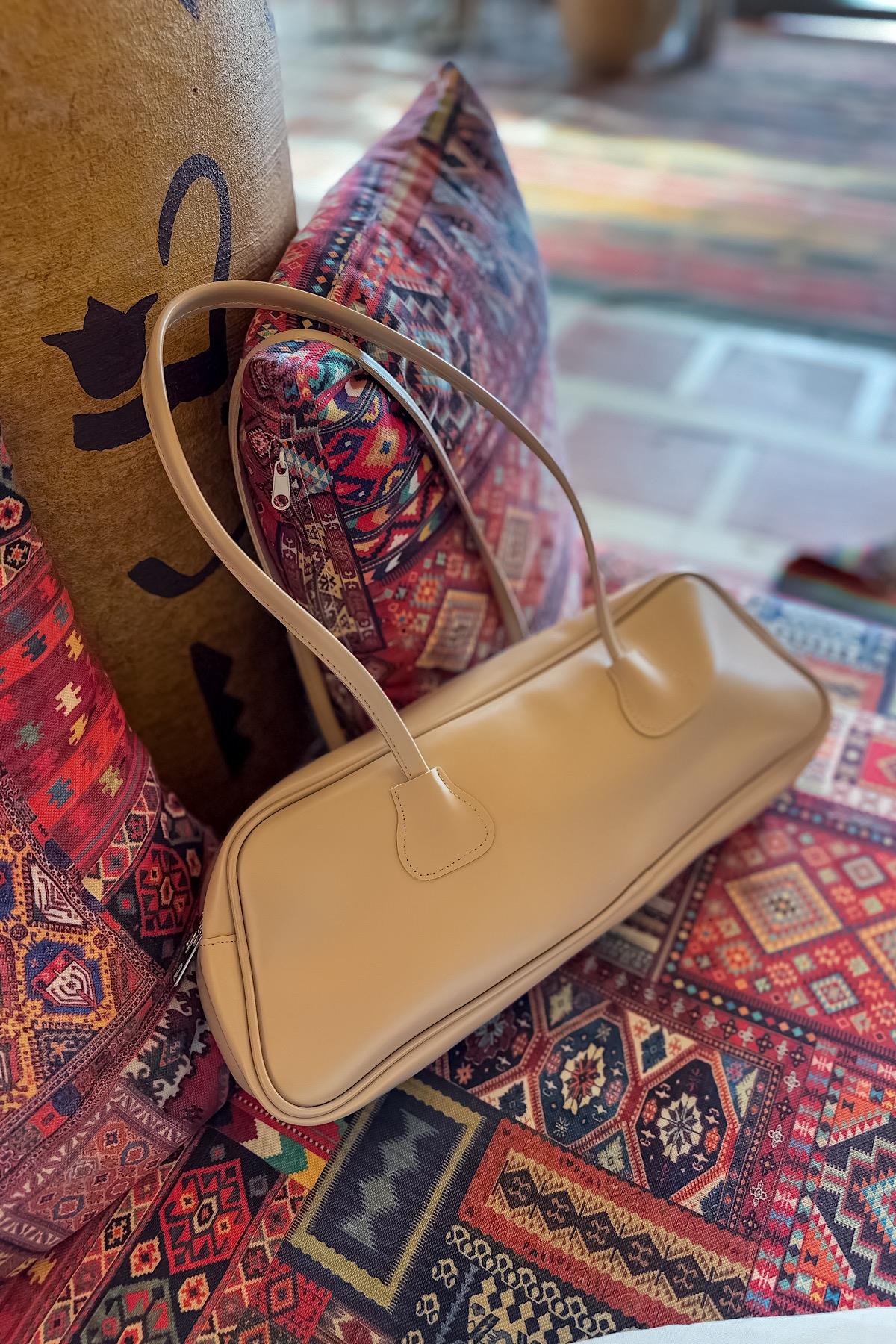 Lor Bej Mat Dikdörtgen Kulplu Çanta