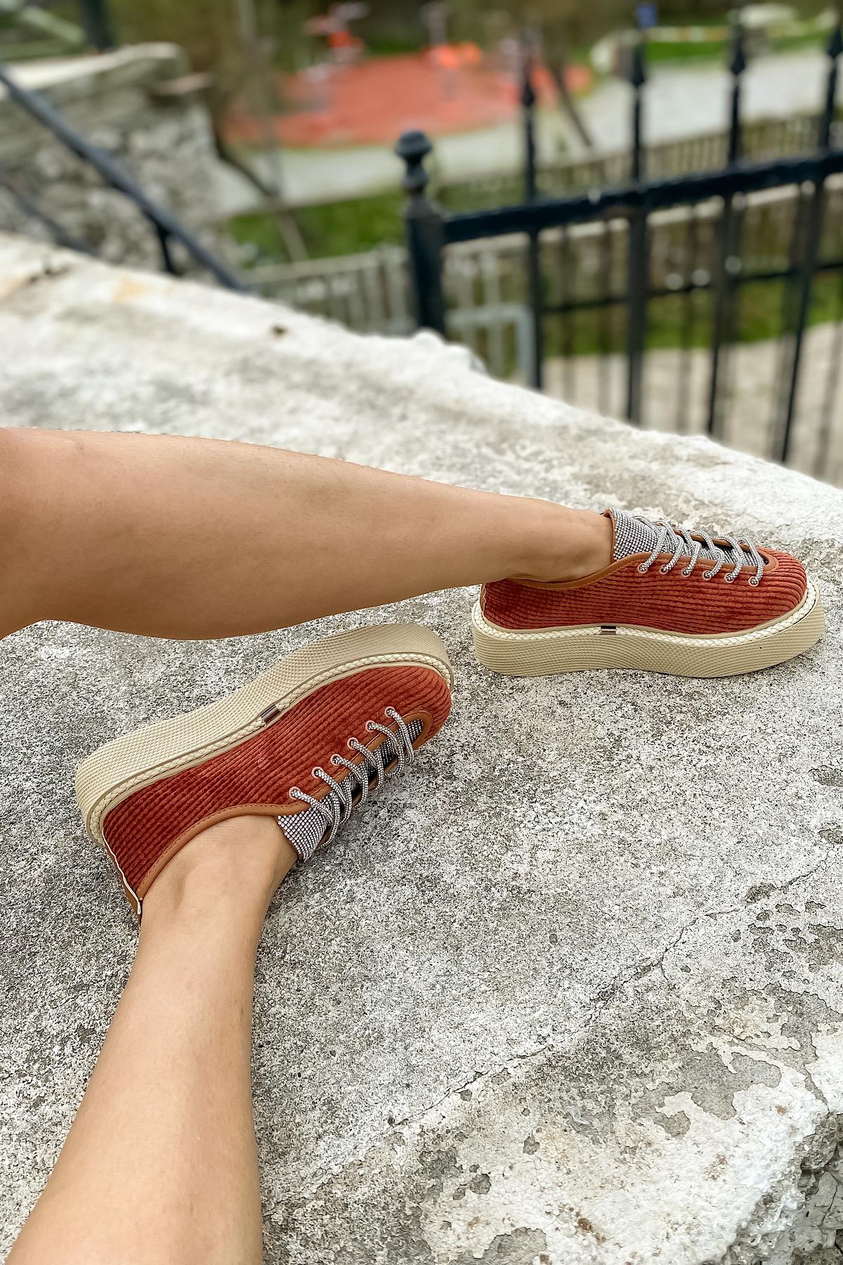 Pear Taba Fitilli Taşlı Kadın Sneakers