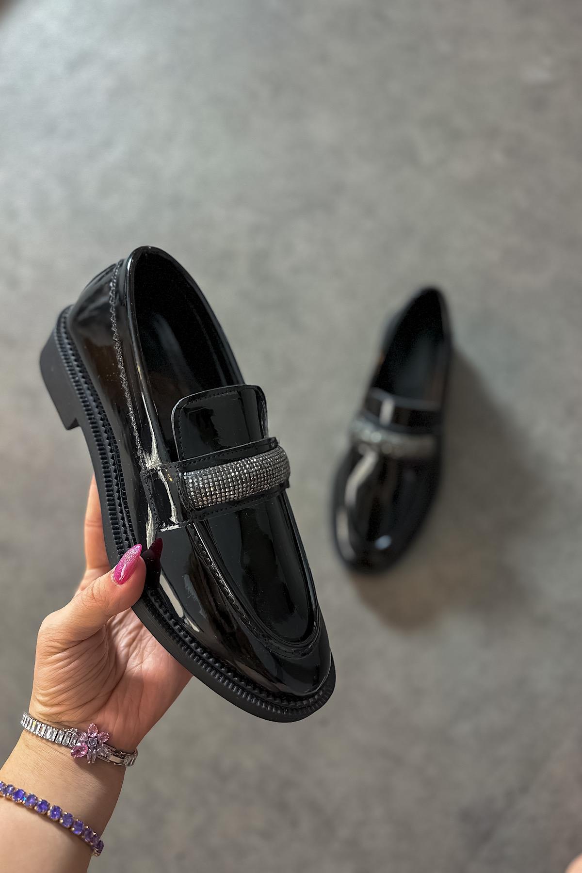 Pensa Sıyah Rugan Taşlı Kadın Loafer Ayakkabı