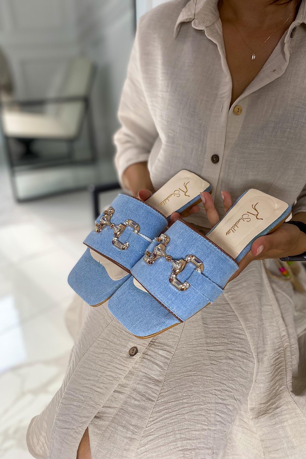 Pret Açık Kot Taşlı Kadın Terlik