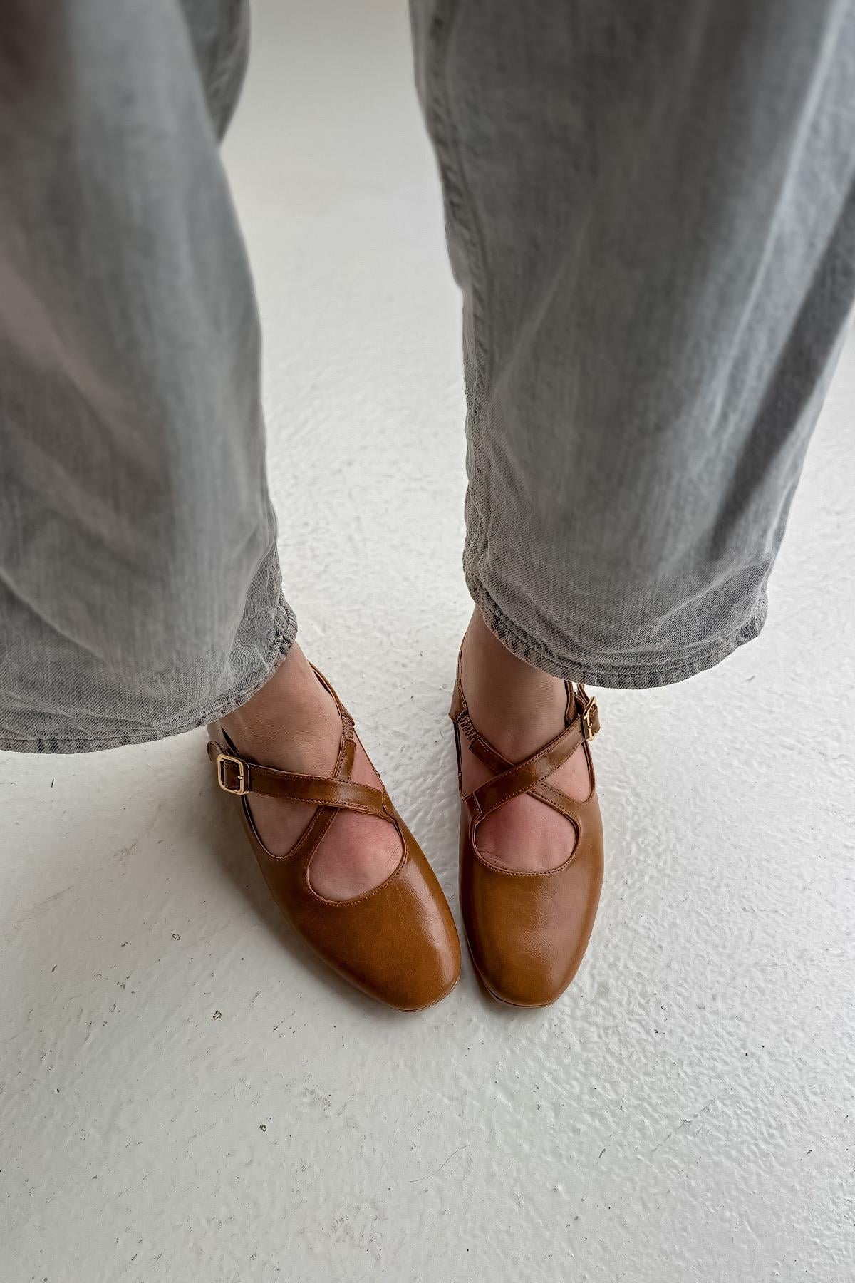 Sarre Taba Çapraz Biye Detaylı Kadın Babet