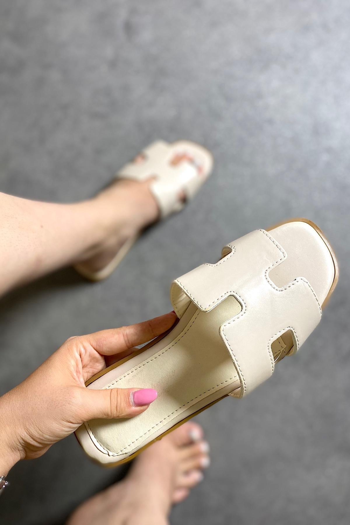 Silly Bej Düz Taban Kadın Terlik