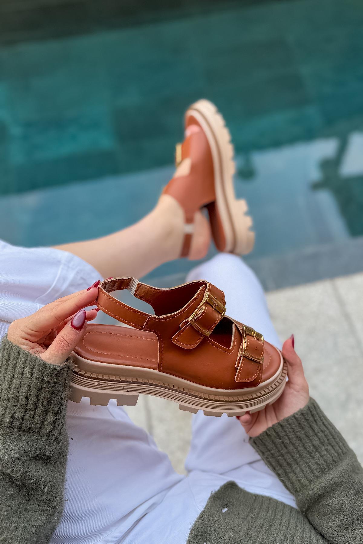 Sury Taba Cilt Çift Tokalı Kadın Sandalet