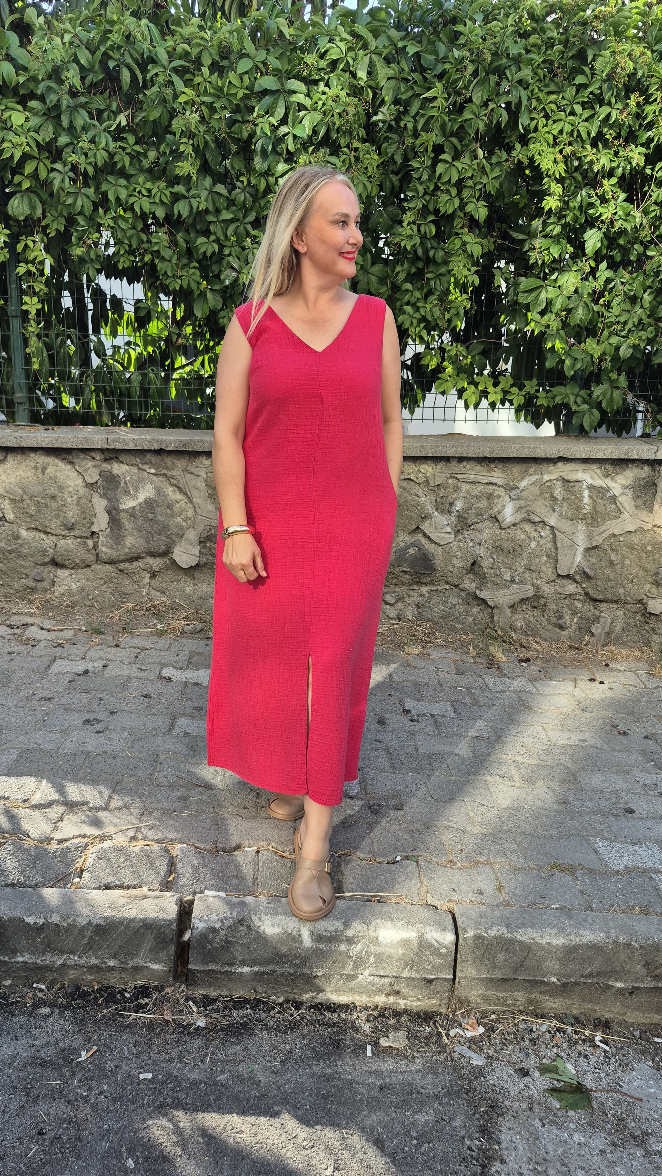 V Yaka Midi Boy Cepli %/100 Pamuklu Kırmızı Müslin Kumaş Elbise 