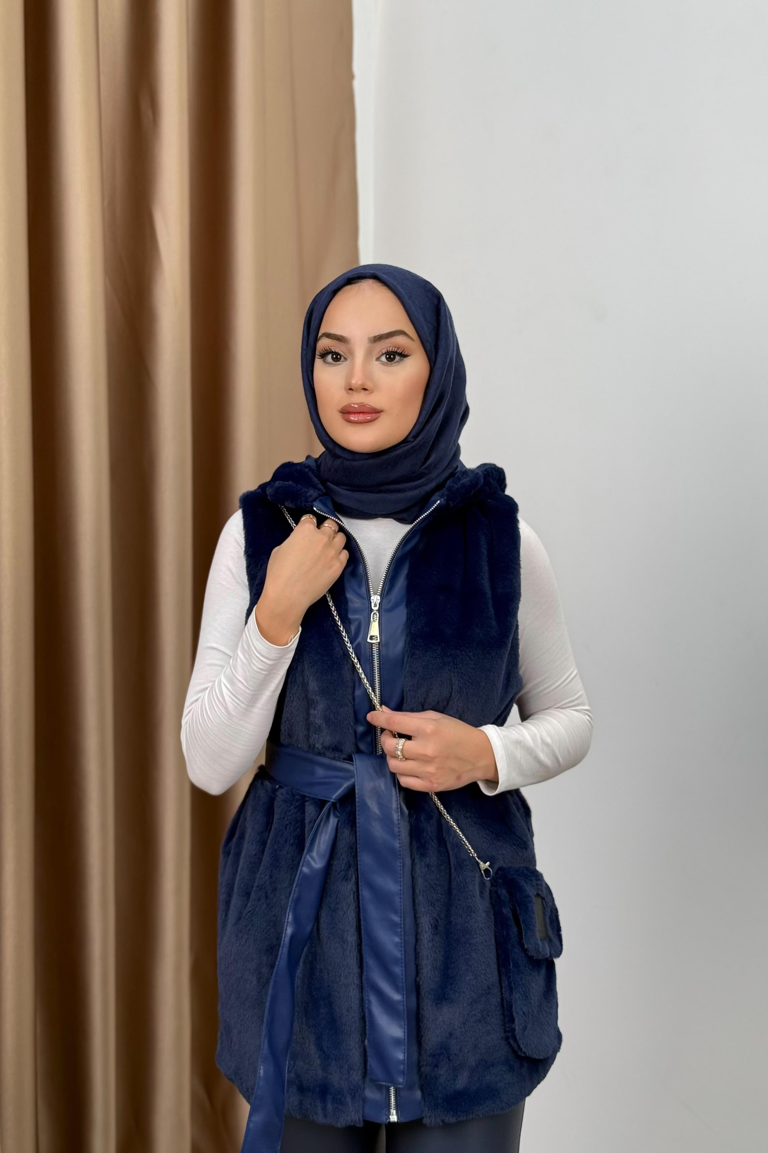 Çanta Aksesuarlı Peluş Yelek - LACİVERT Çanta Aksesuarlı Peluş Yelek - LACİVERT