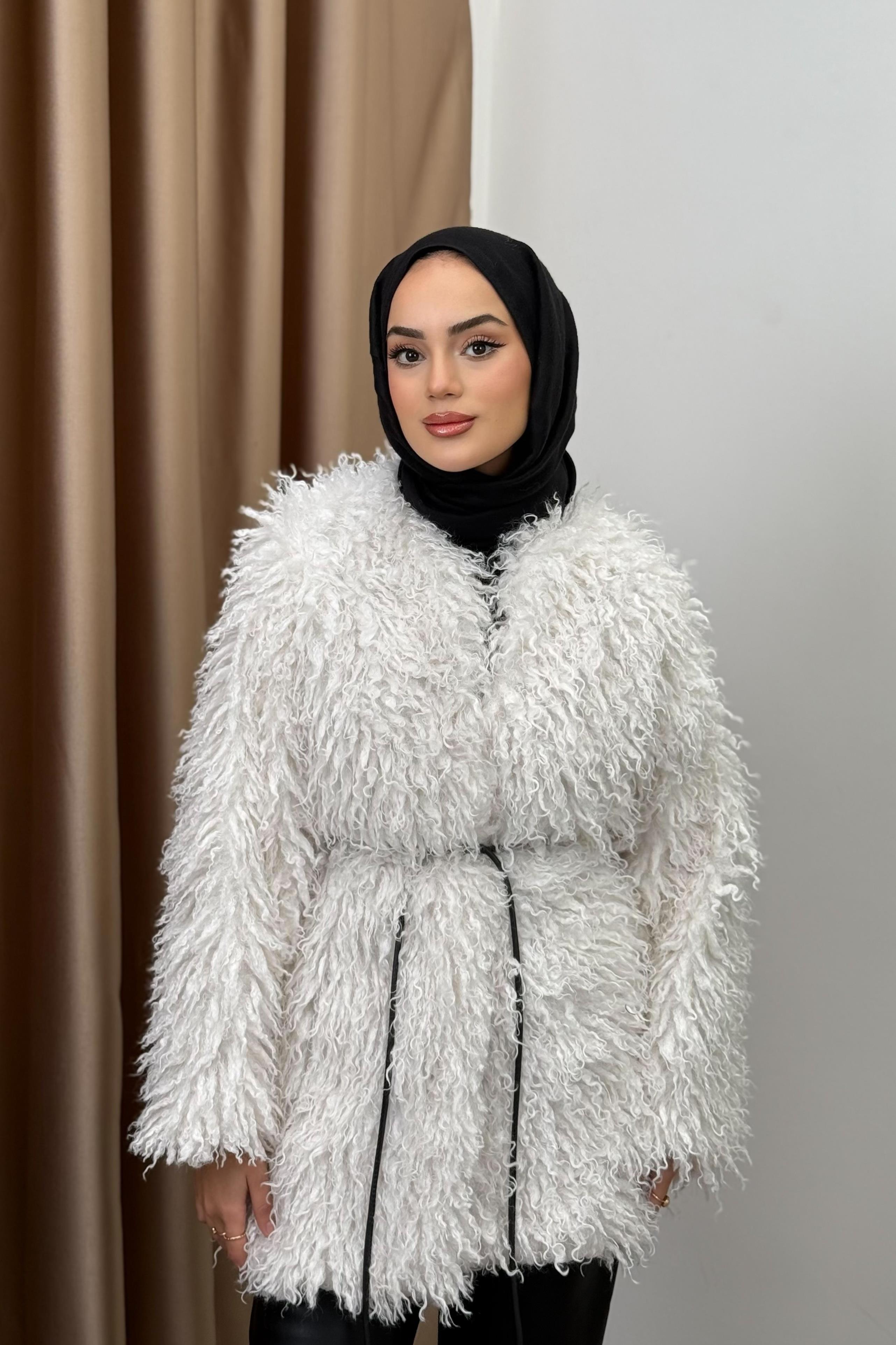 Kıvırcık Kuşaklı Peluş Kap - Ekru Kıvırcık Kuşaklı Peluş Kap - Ekru
