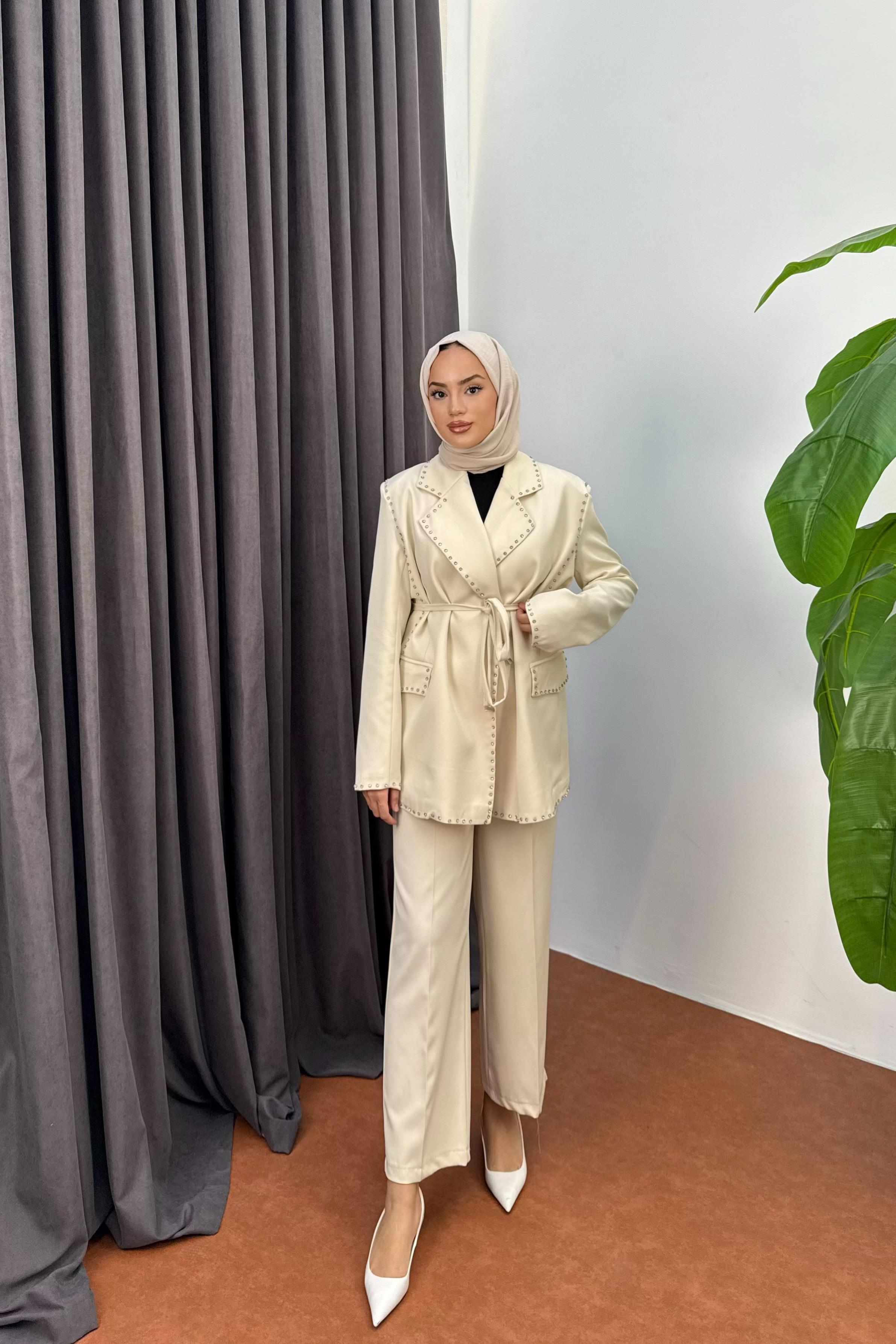 Taş İşlemeli Blazer Takım - TAŞ Taş İşlemeli Blazer Takım - TAŞ