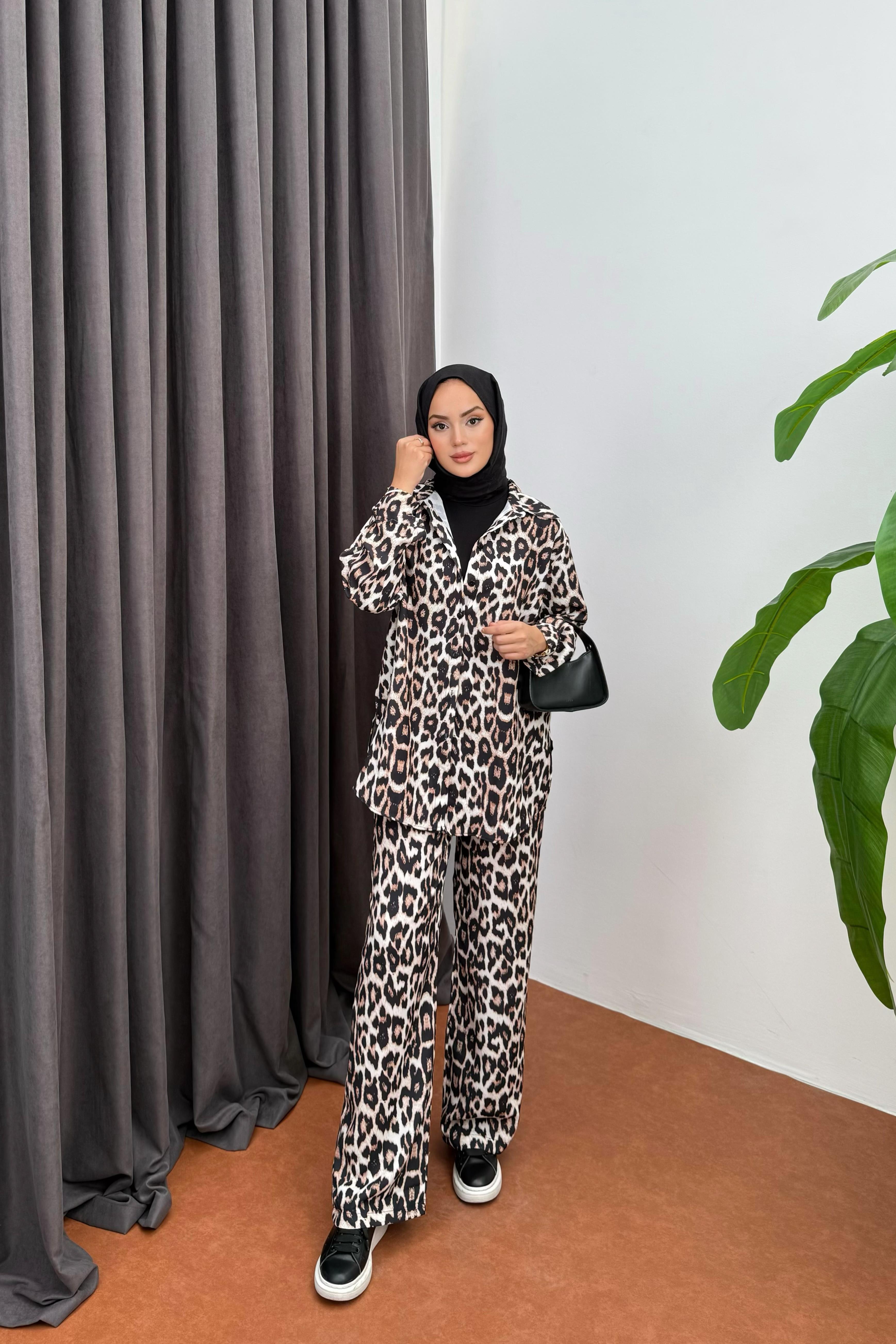 Leopar Desenli Takım - KAHVE Leopar Desenli Takım - KAHVE