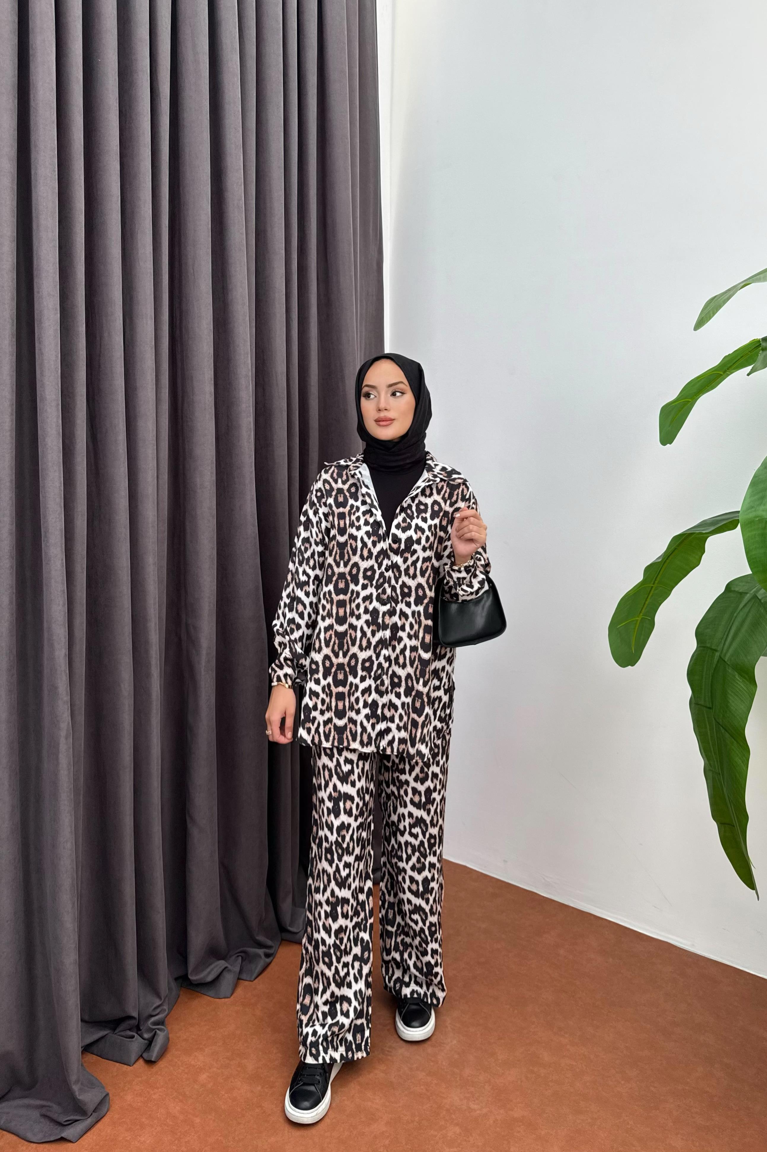 Leopar Desenli Takım - KAHVE Leopar Desenli Takım - KAHVE
