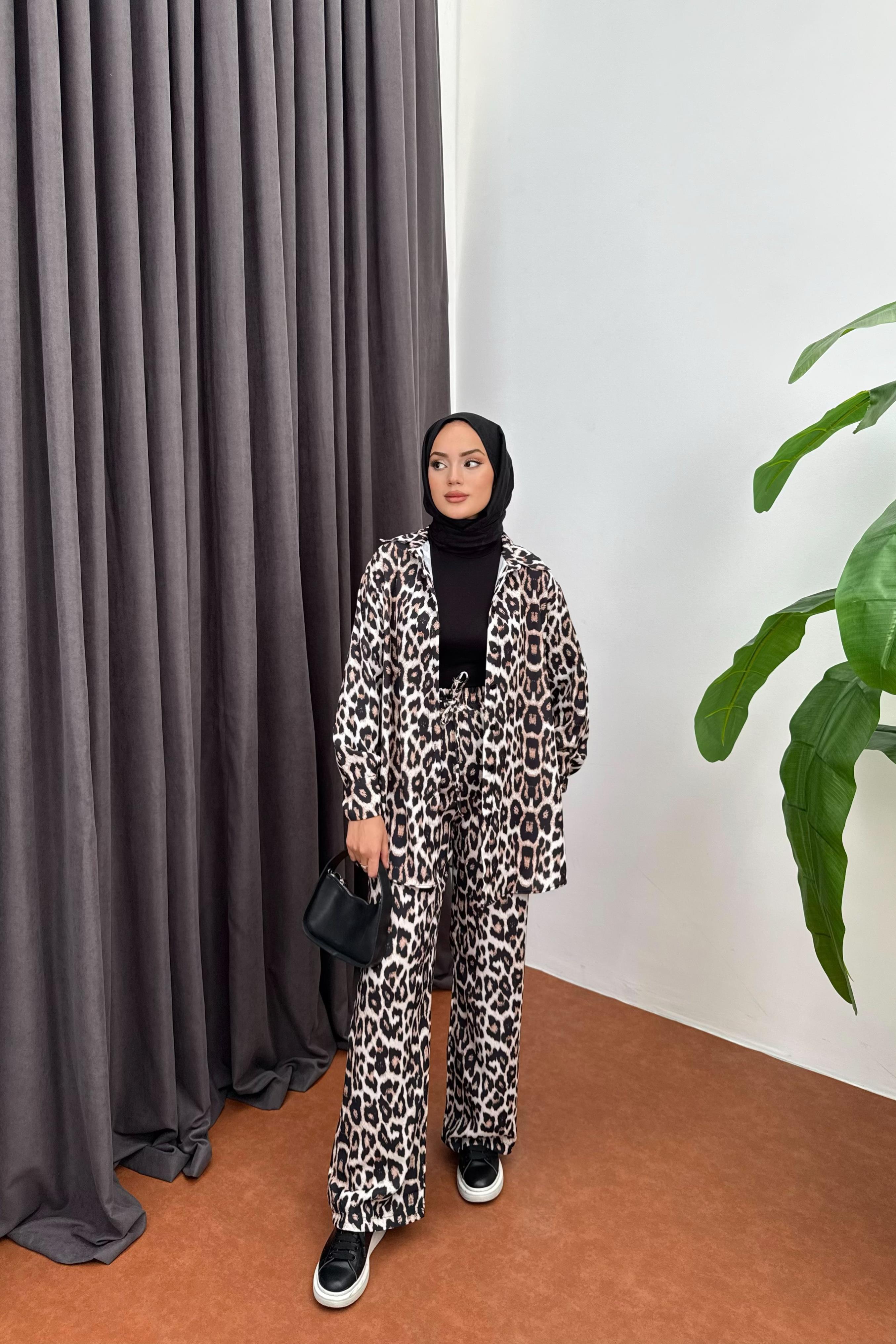 Leopar Desenli Takım - KAHVE Leopar Desenli Takım - KAHVE