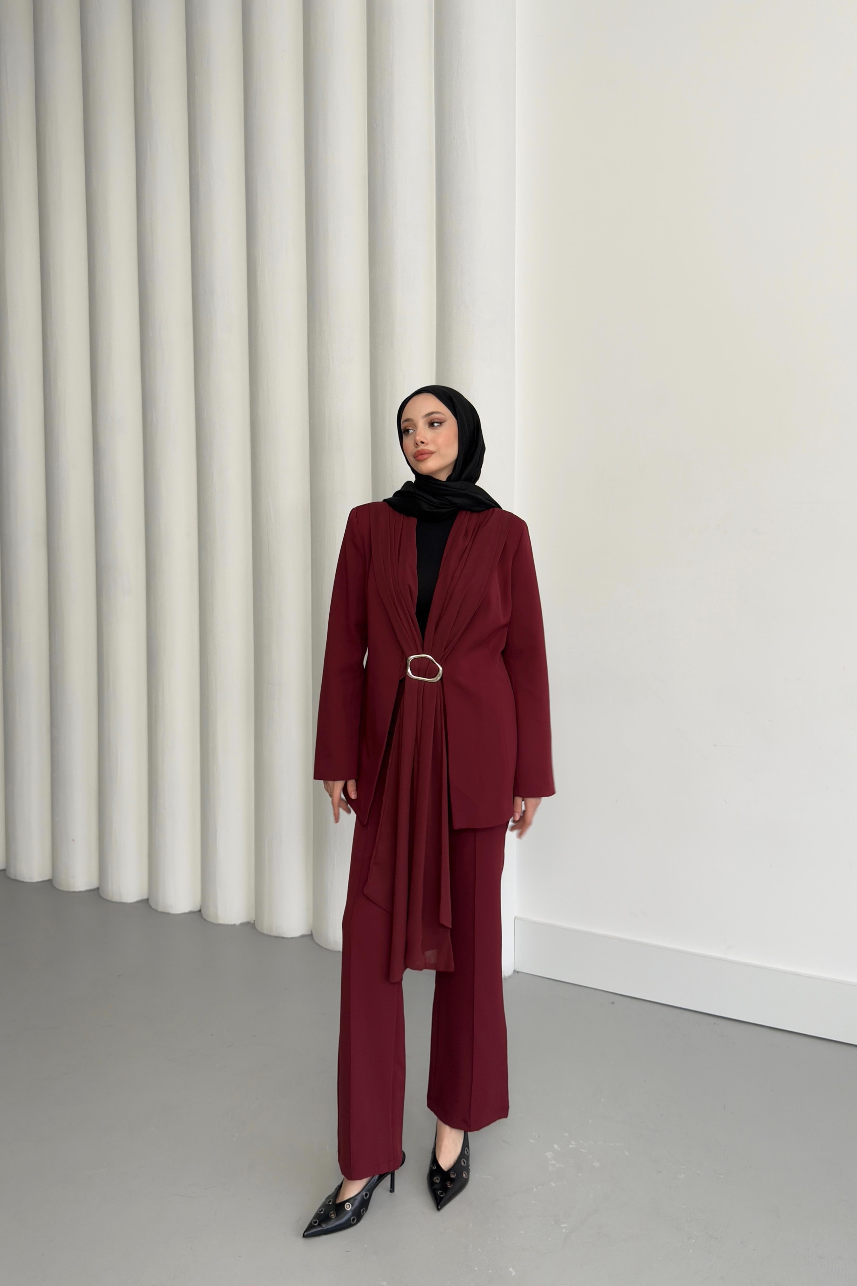 Önden Fularlı Pantolonlu Takım - Bordo