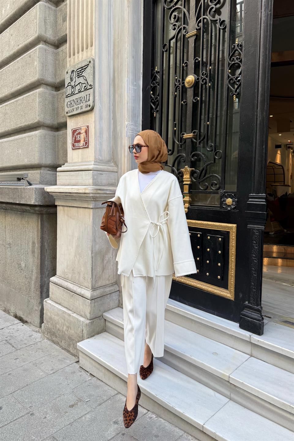 Bağlamalı Kaşe Takım - Ekru