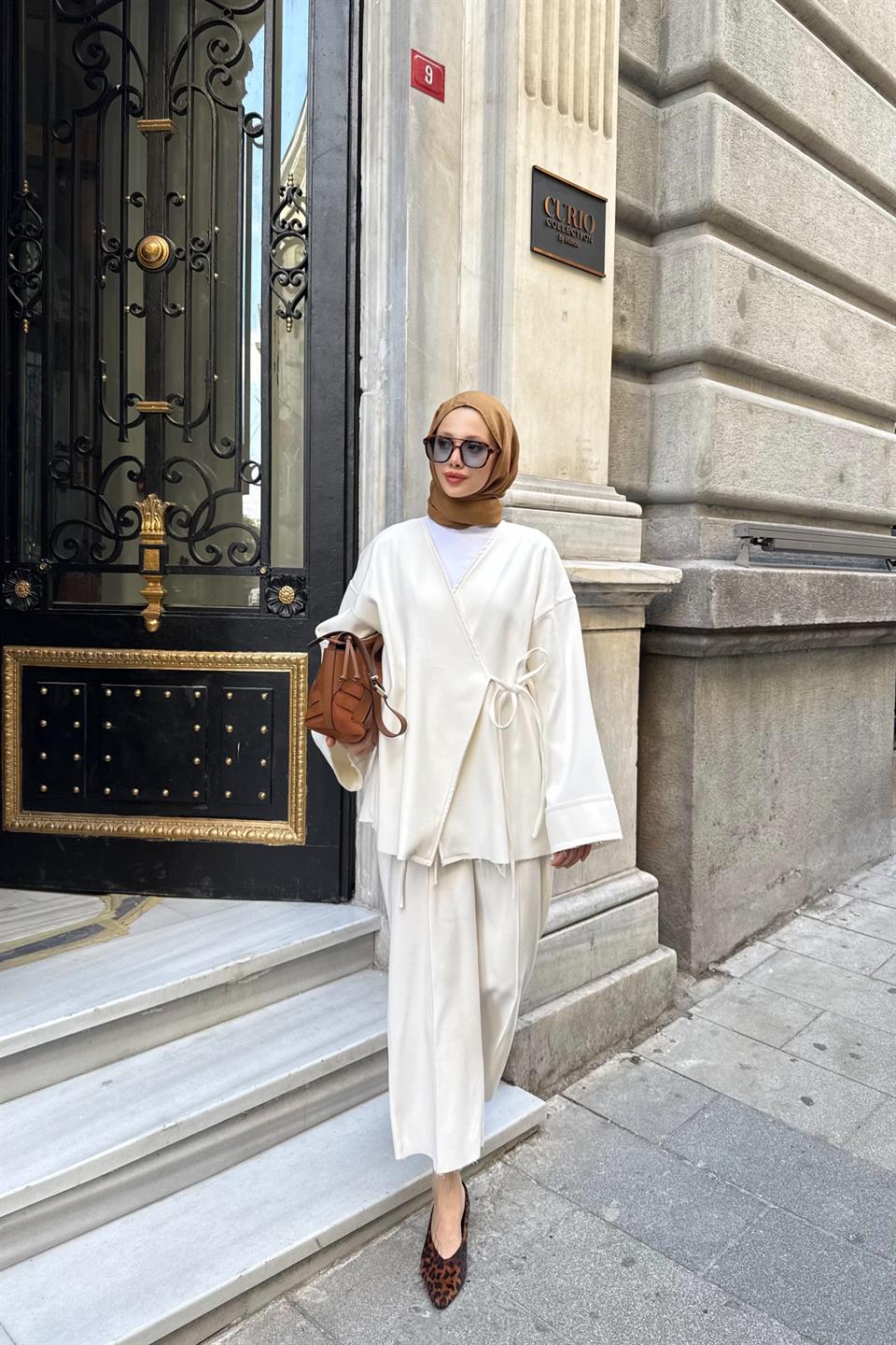 Bağlamalı Kaşe Takım - Ekru