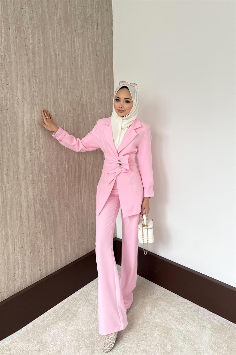 Belden Kemerli Çizgili Blazer Takım - Pembe