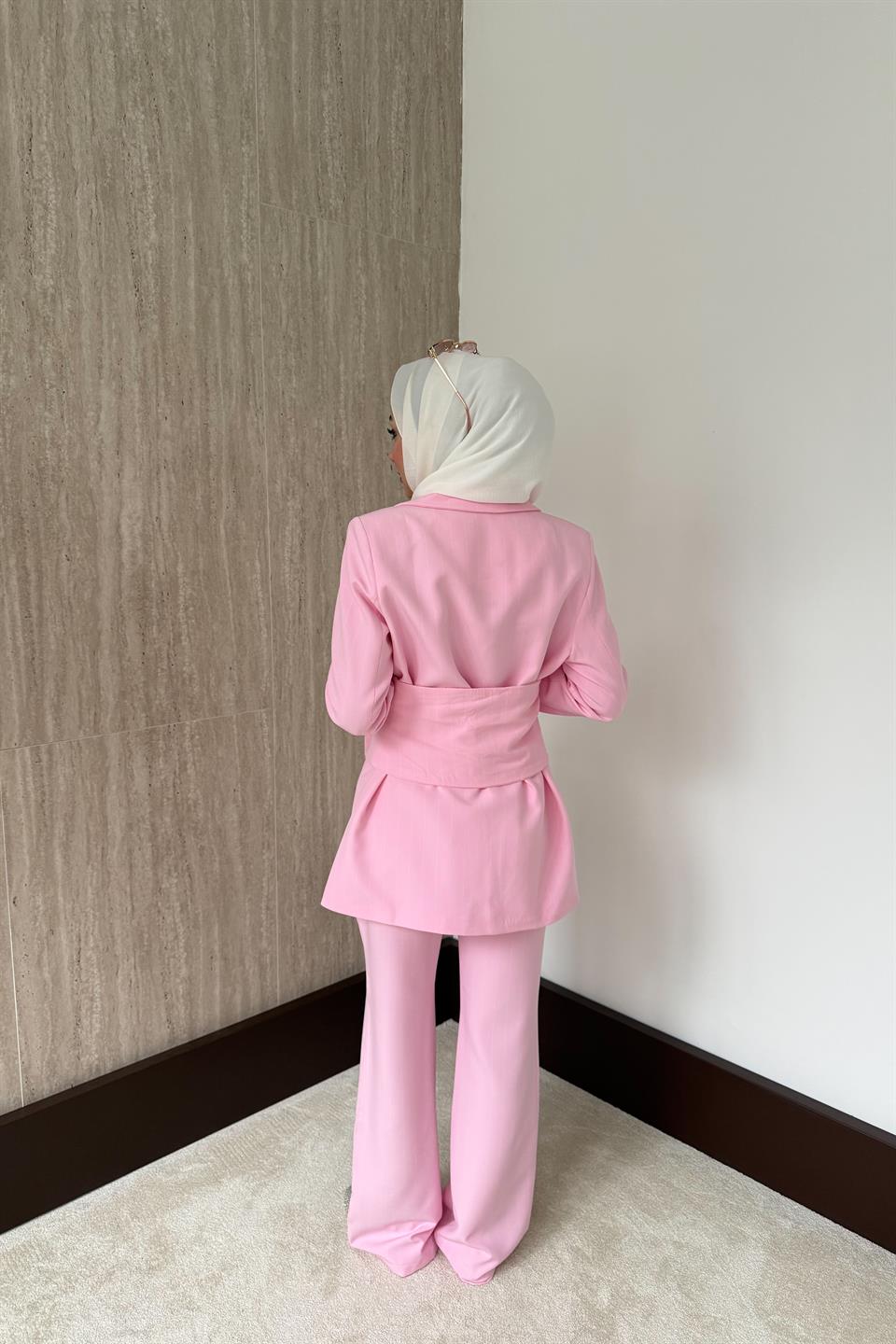 Belden Kemerli Çizgili Blazer Takım - Pembe