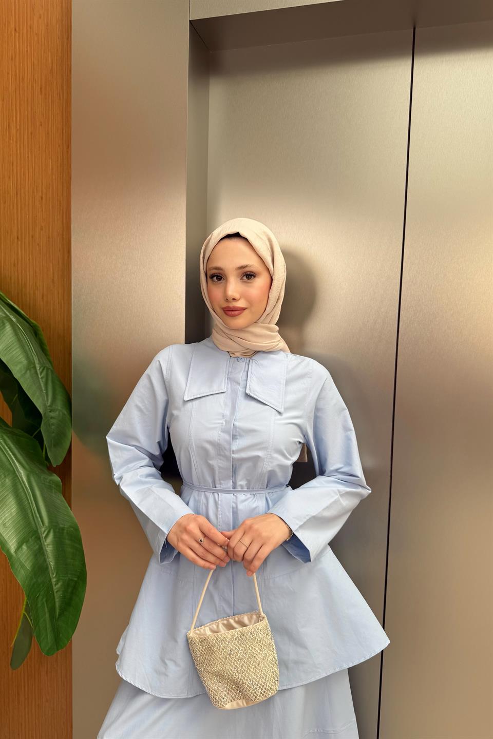 Waist-Fitting Skirted Suit - Blue