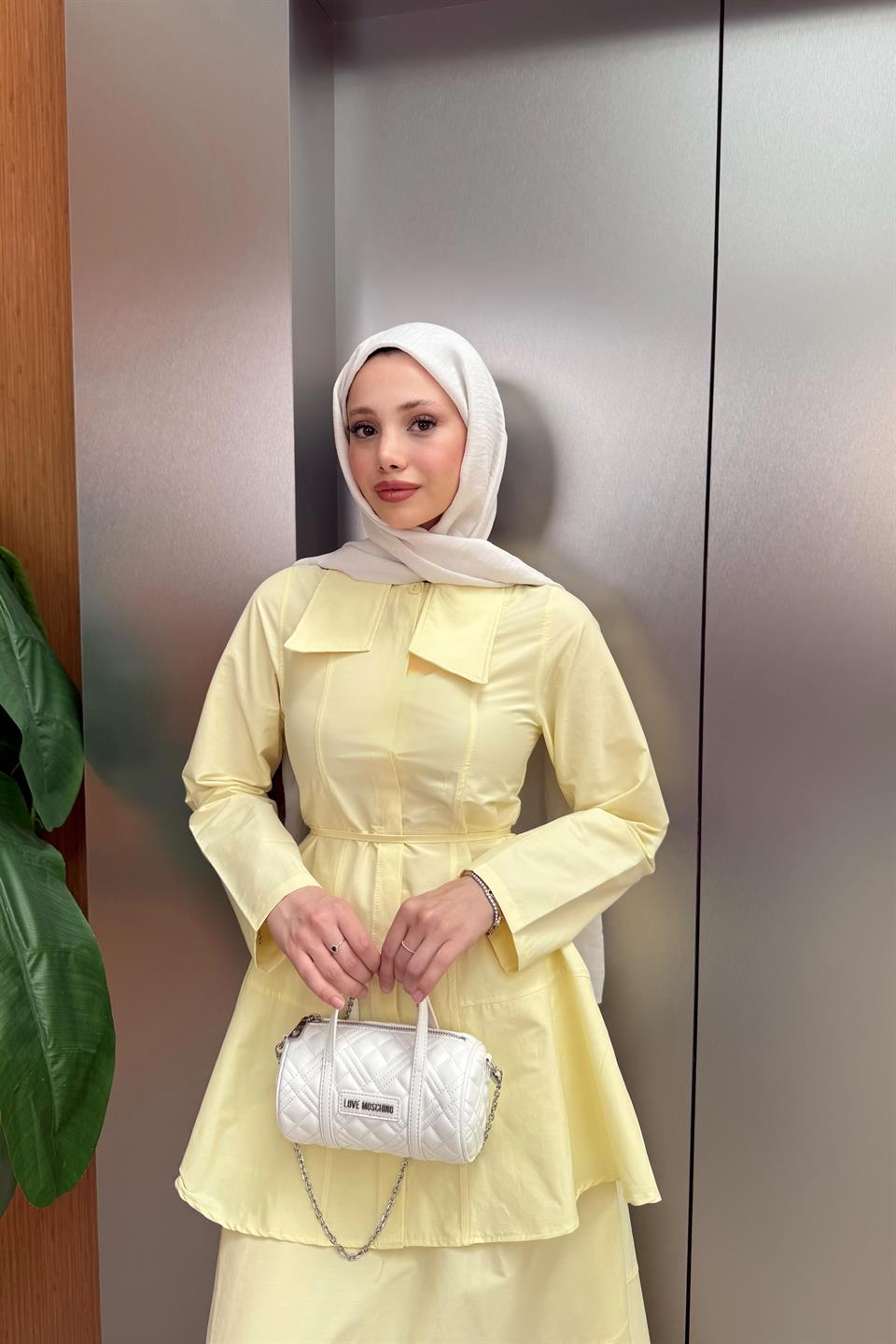 Waist-Fitting Skirted Suit - Yellow