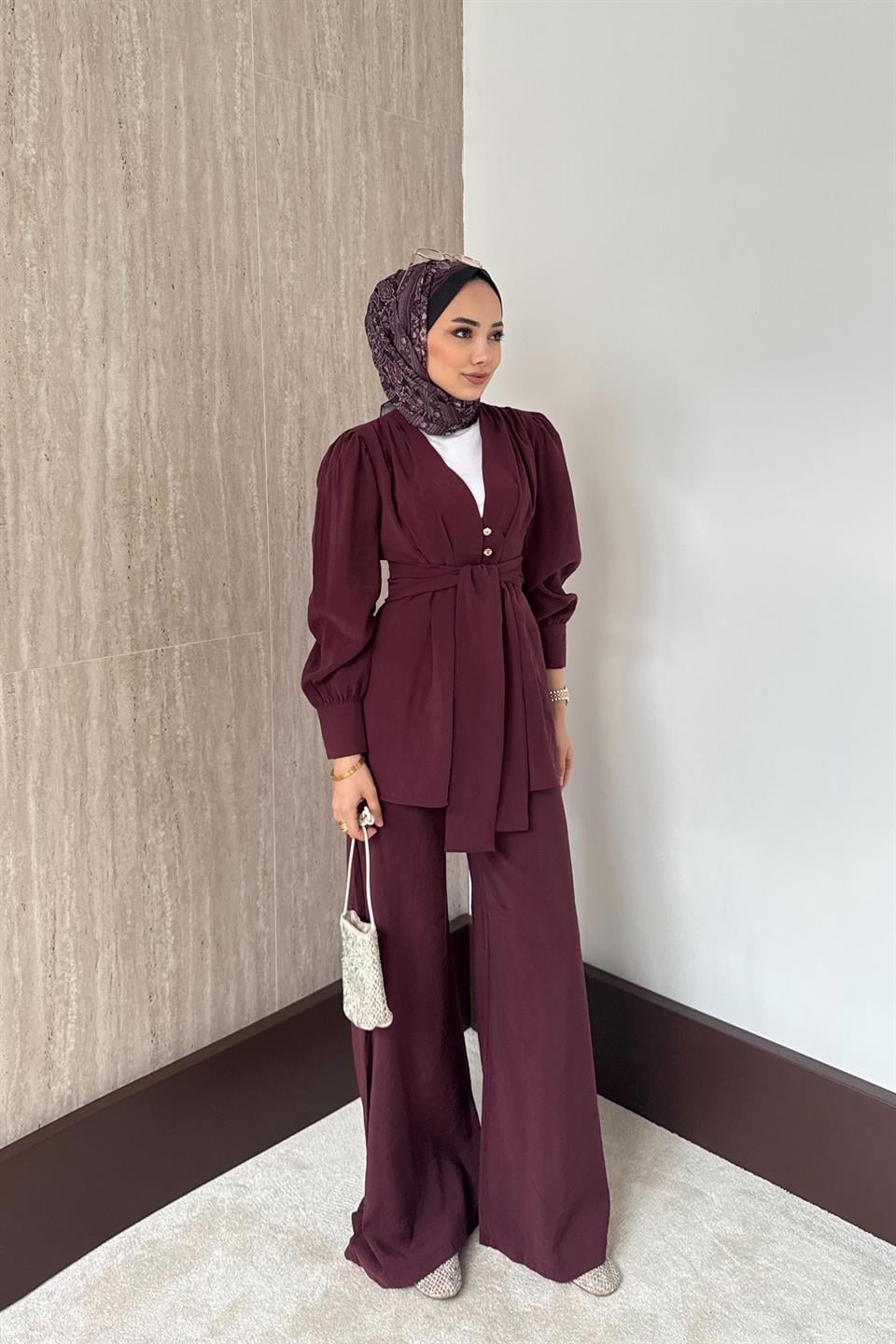 Belden Oturtmalı Model Pantolonlu Takım - Bordo