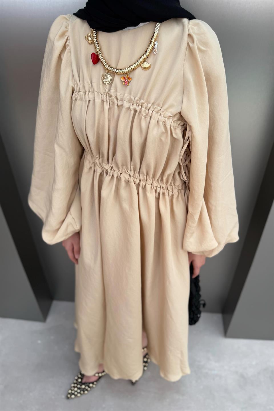 Büzgülü Balon Kol Elbise - Krem