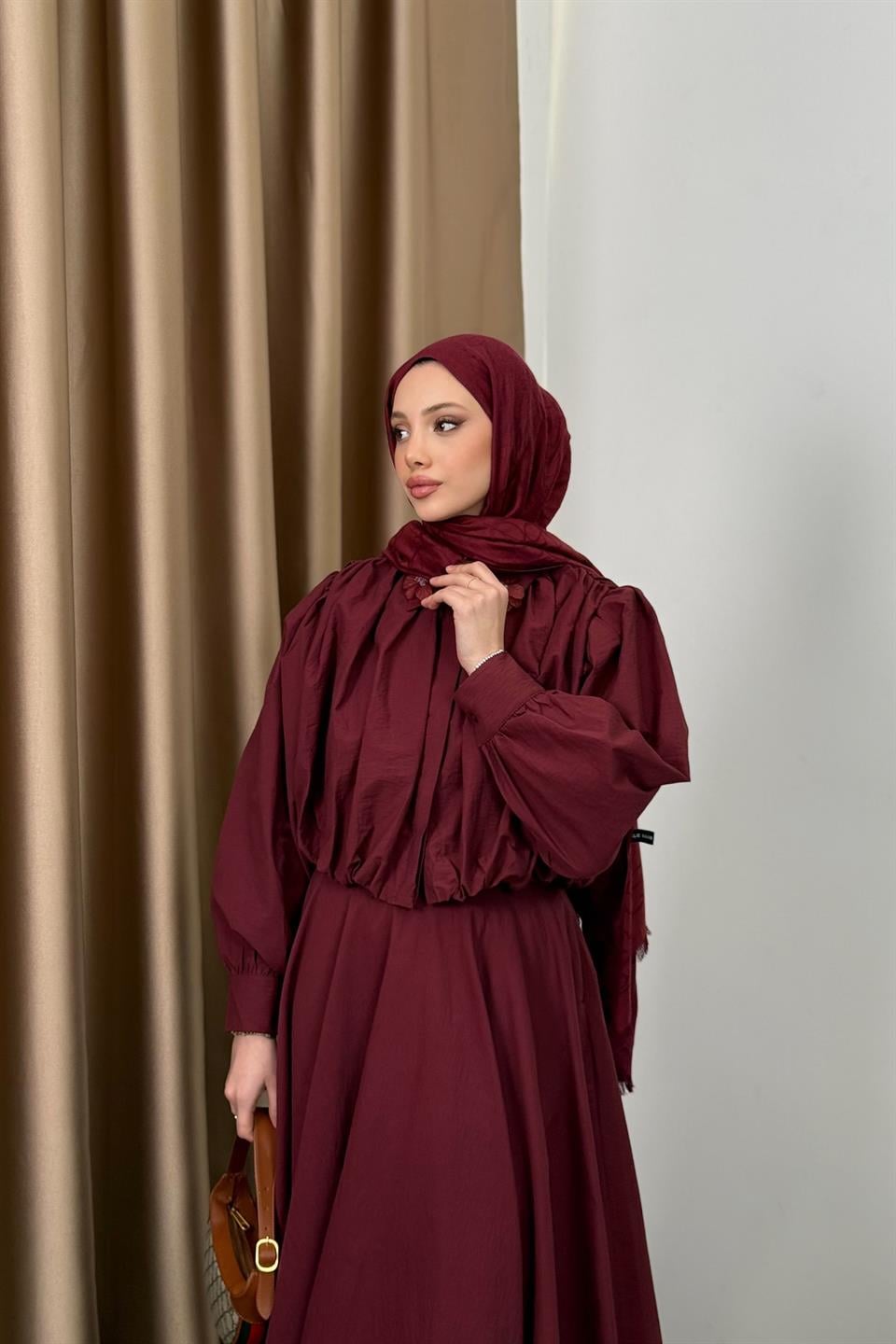 Çiçek Aksesuarlı Poplin Etekli Takım - Bordo