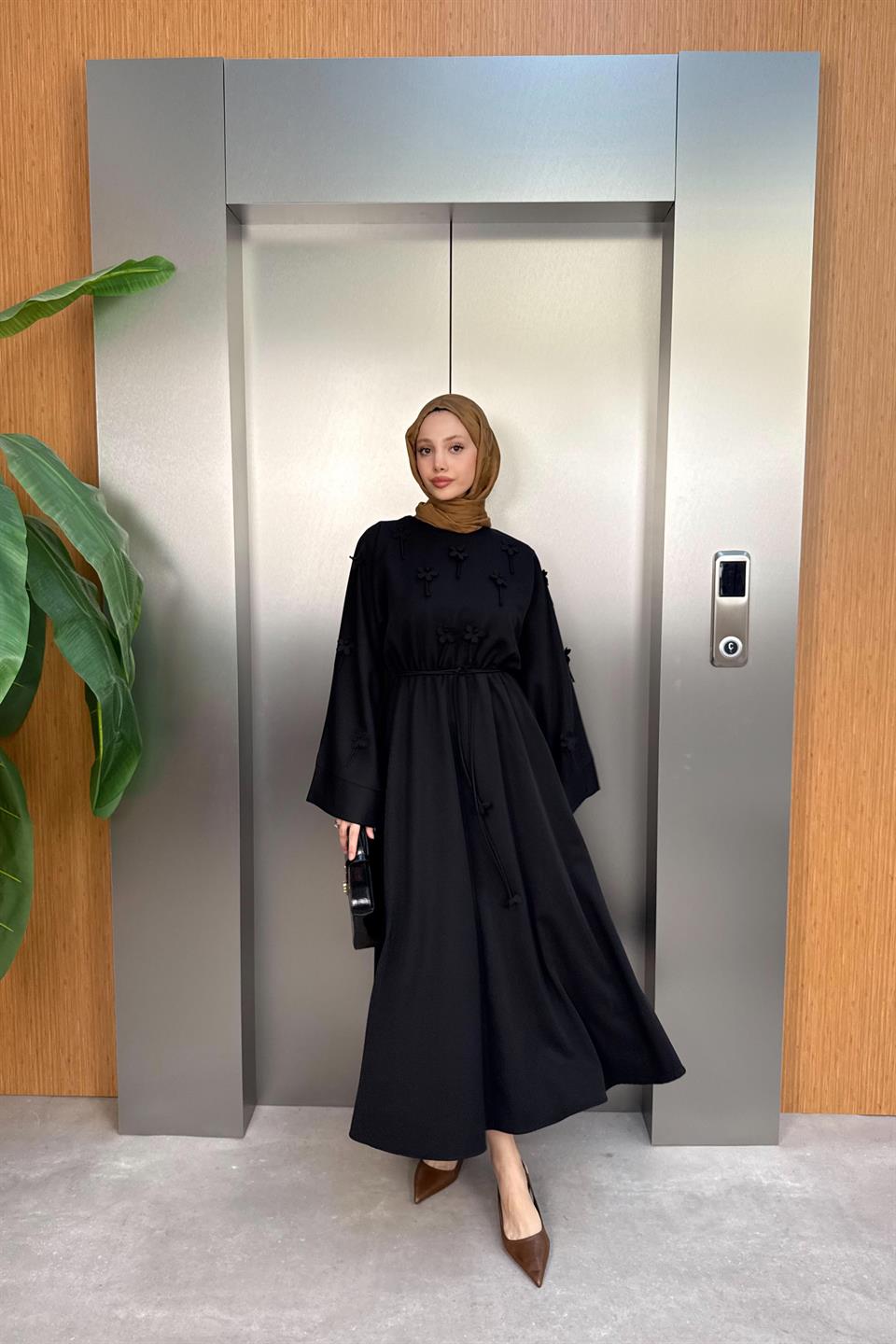 Flower Detailed Dress - Black