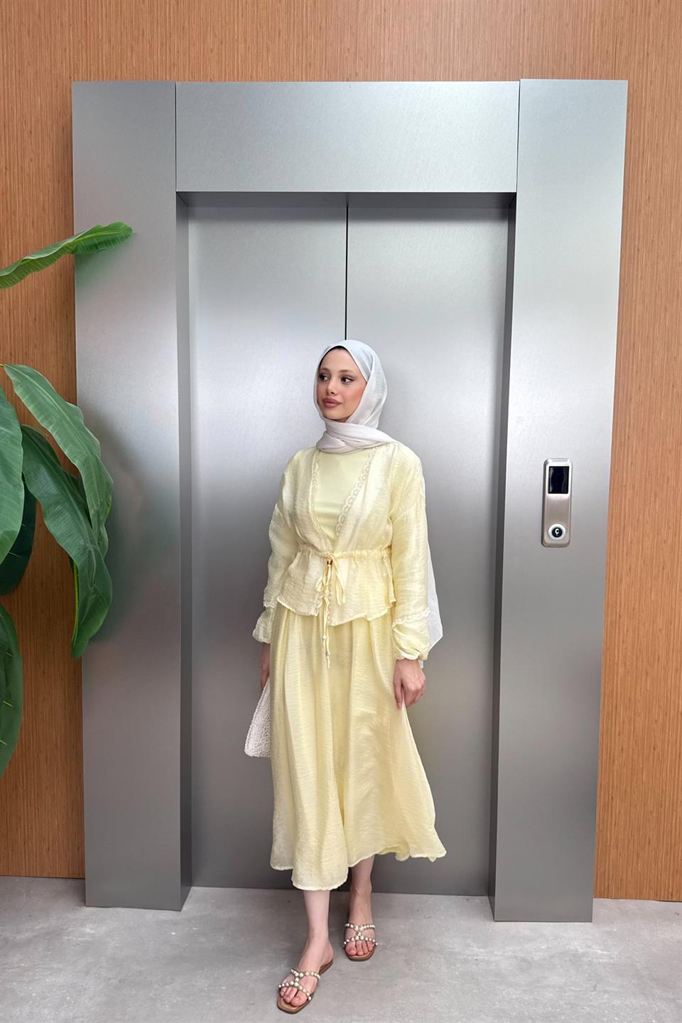 Çiçek Güpürlü Etekli Takım - Sarı