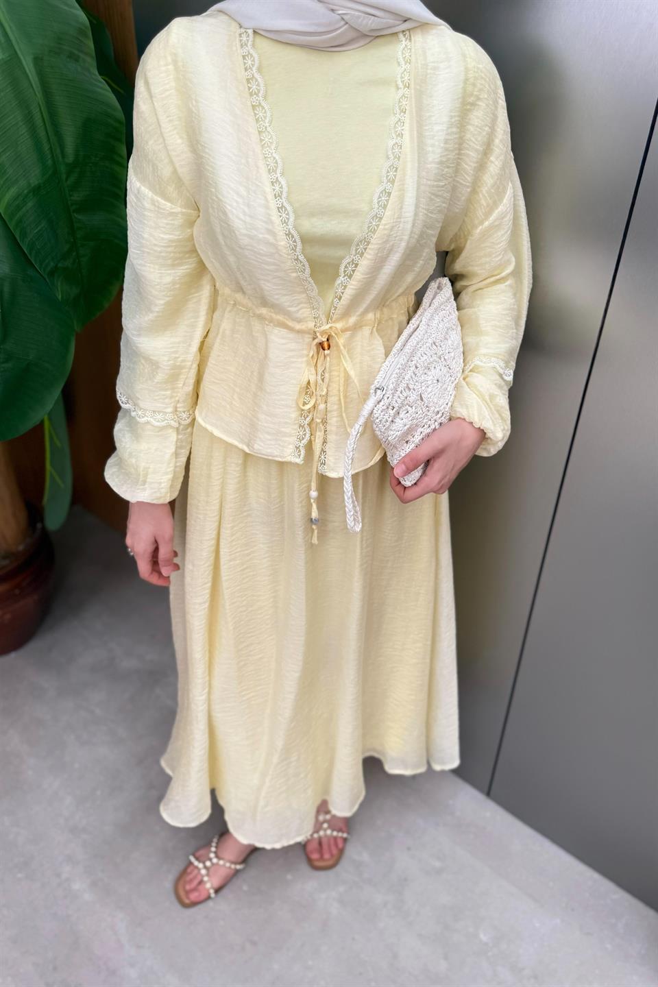 Çiçek Güpürlü Etekli Takım - Sarı