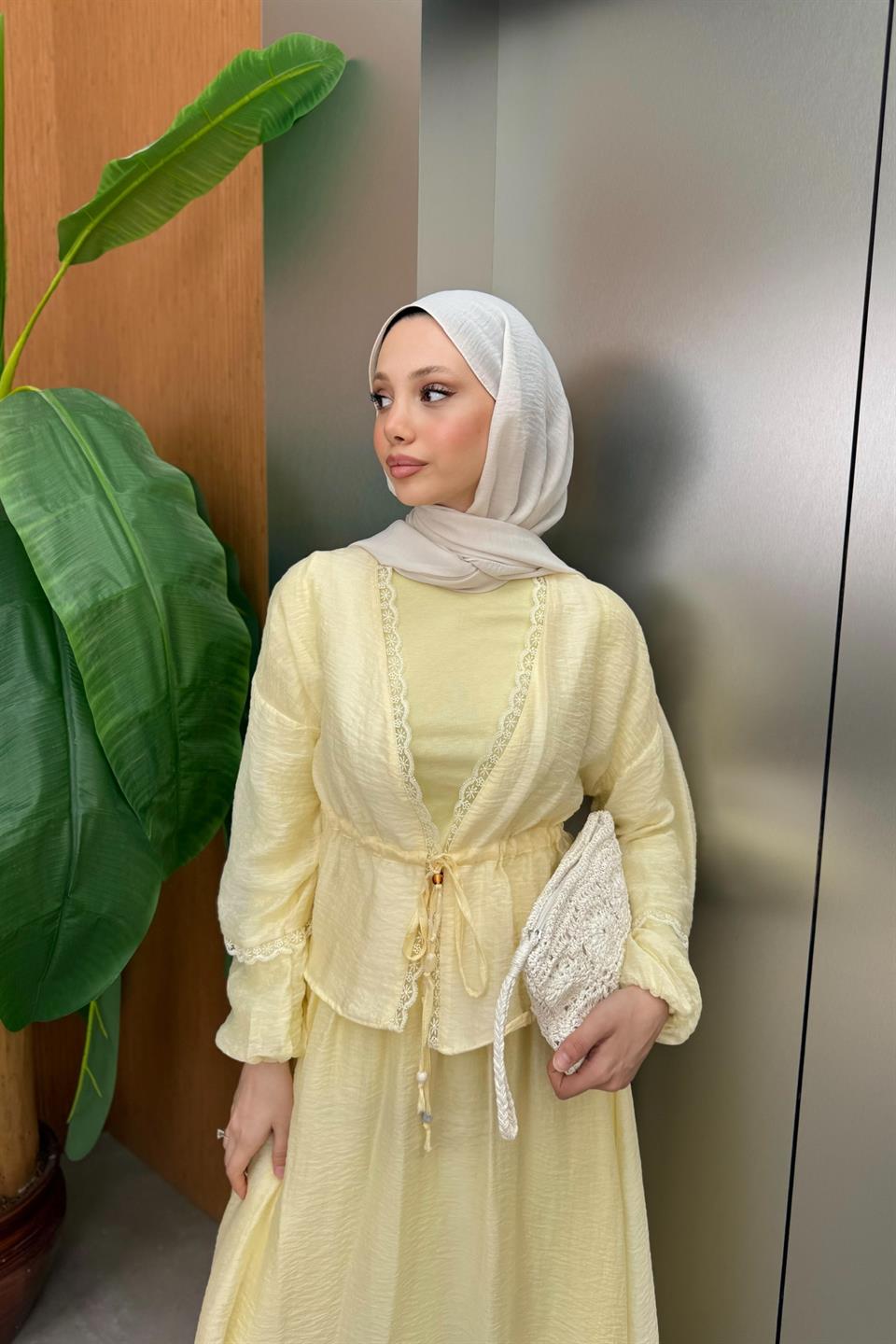 Çiçek Güpürlü Etekli Takım - Sarı