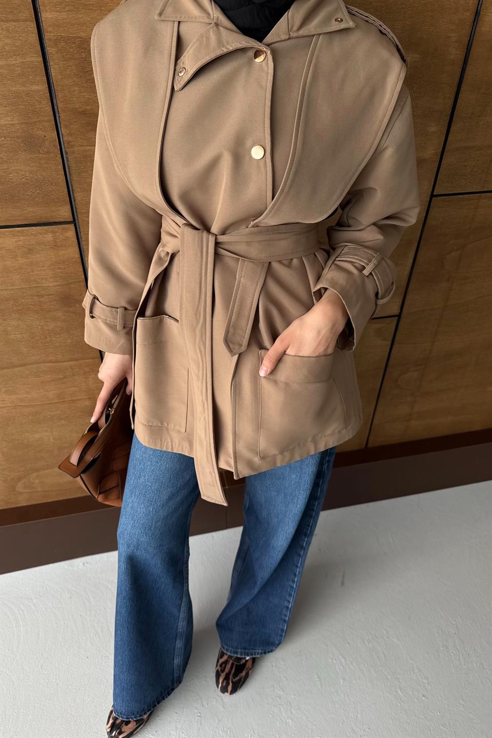 Trench Coat with Snap Buttons - Beige 