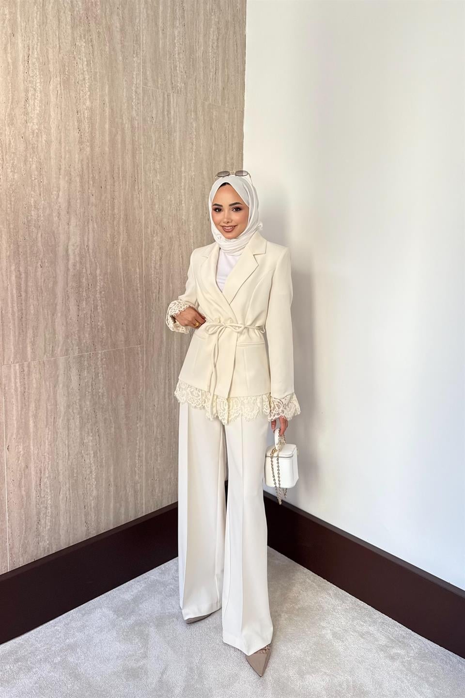 Dantelli Blazer Ceketli Pantolonlu Takım - Bej