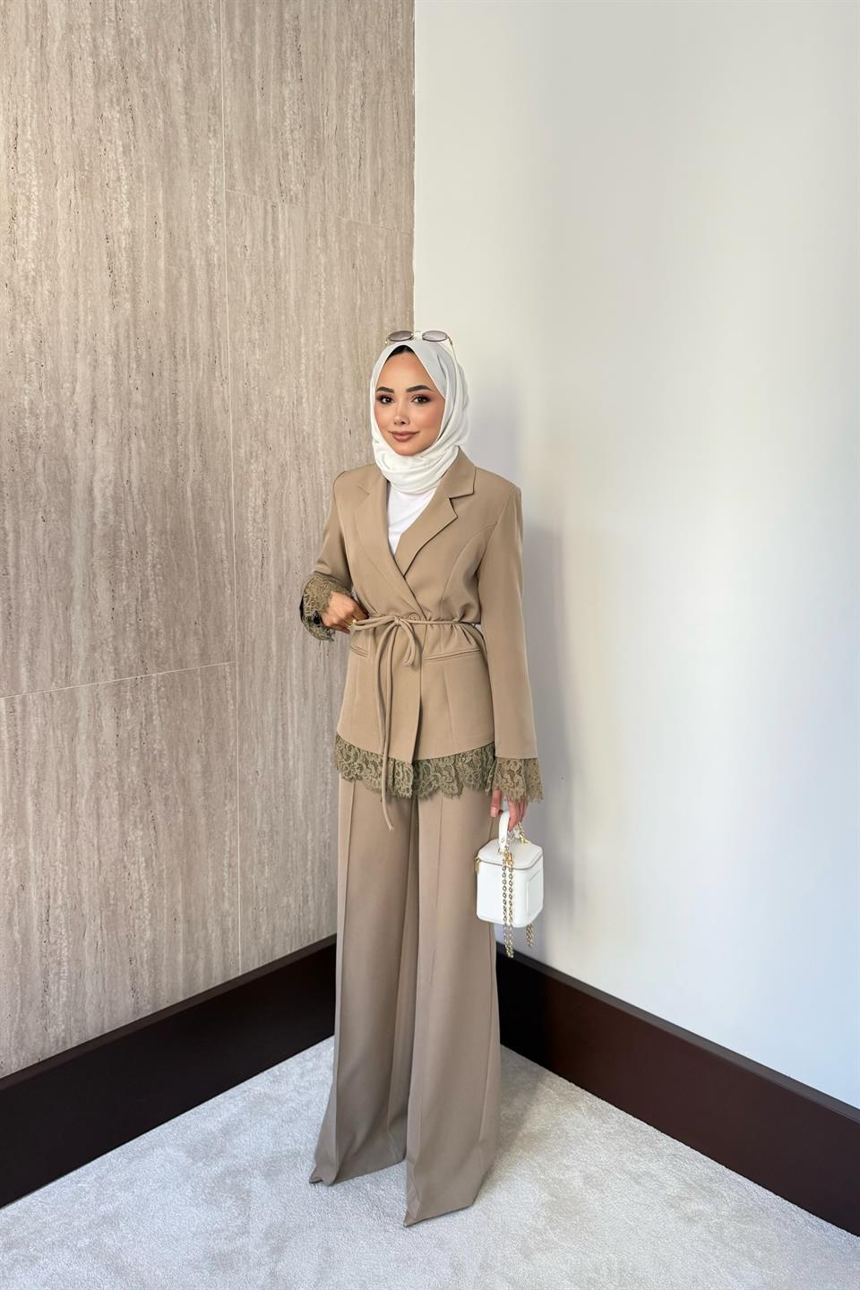 Dantelli Blazer Ceketli Pantolonlu Takım - Vizon